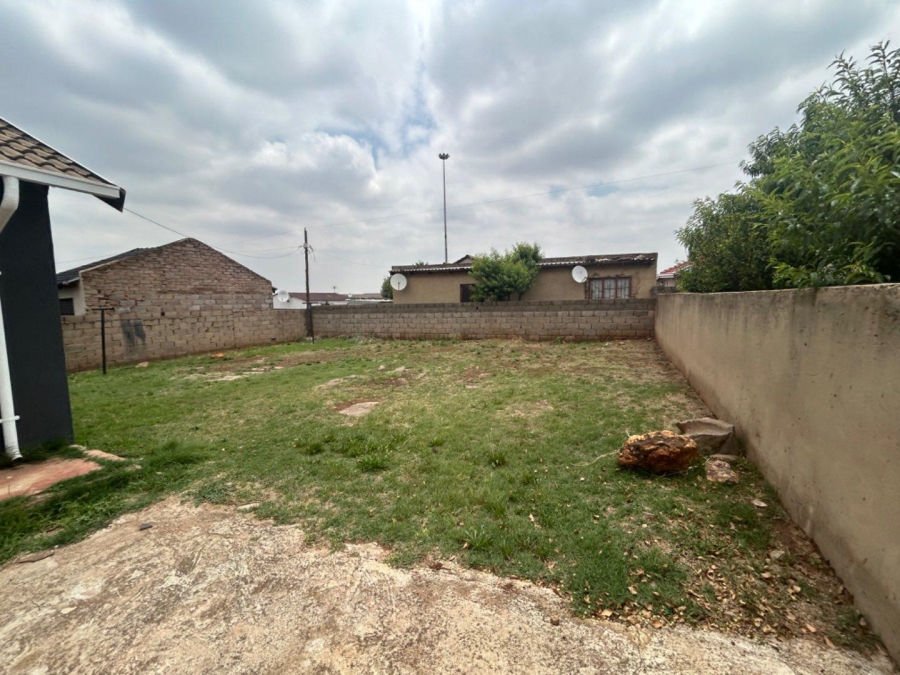 To Let 3 Bedroom Property for Rent in Vosloorus Gauteng