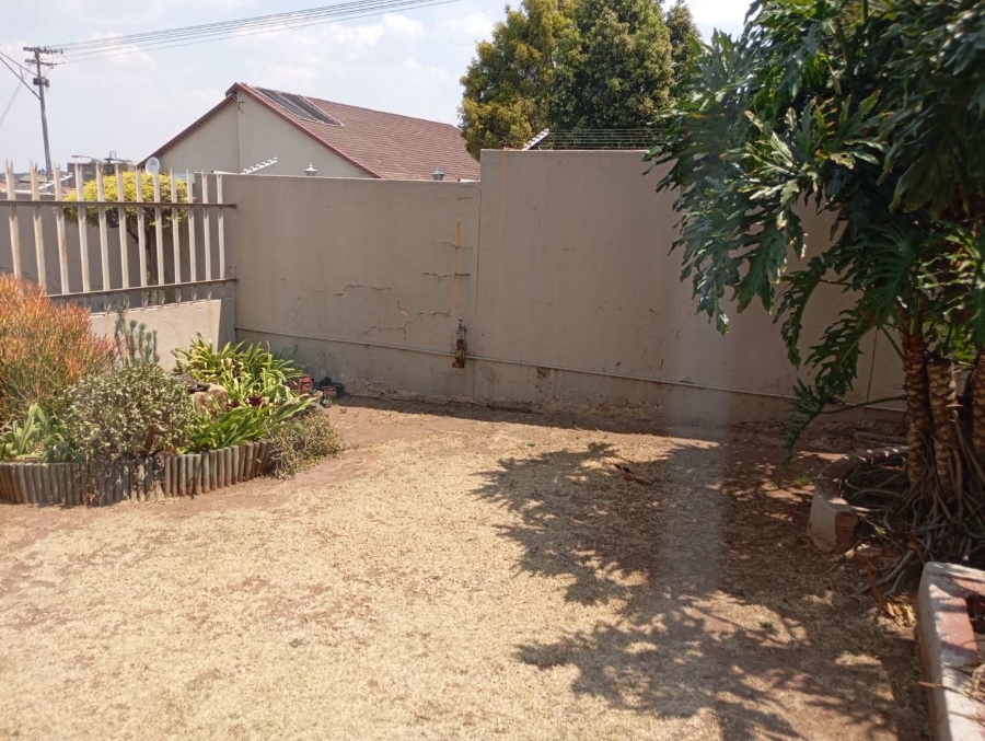 3 Bedroom Property for Sale in Oakdene Gauteng