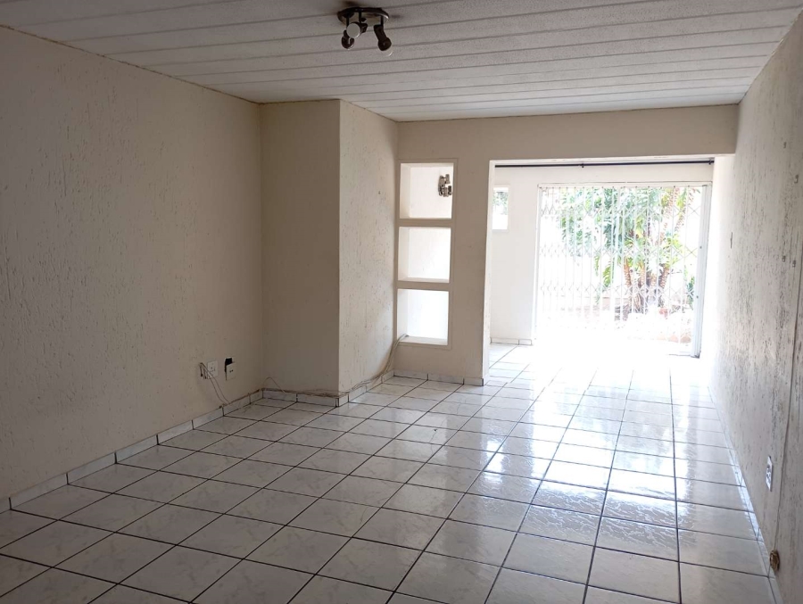 3 Bedroom Property for Sale in Oakdene Gauteng