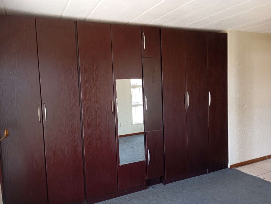 3 Bedroom Property for Sale in Oakdene Gauteng