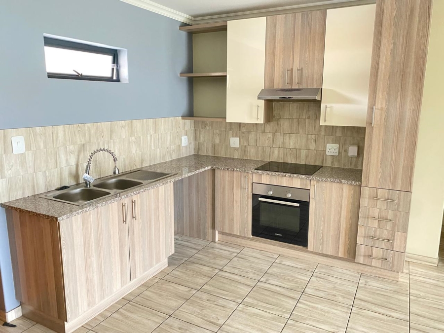 To Let 2 Bedroom Property for Rent in Noordwyk Gauteng