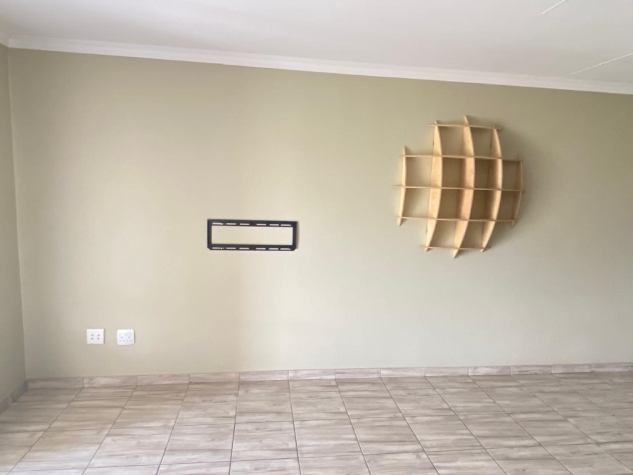 To Let 2 Bedroom Property for Rent in Noordwyk Gauteng