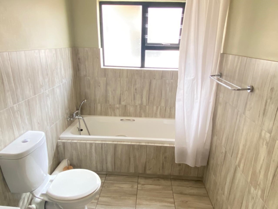 To Let 2 Bedroom Property for Rent in Noordwyk Gauteng