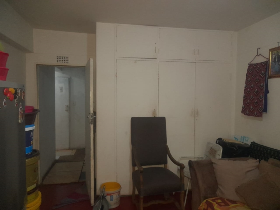 1 Bedroom Property for Sale in Hillbrow Gauteng