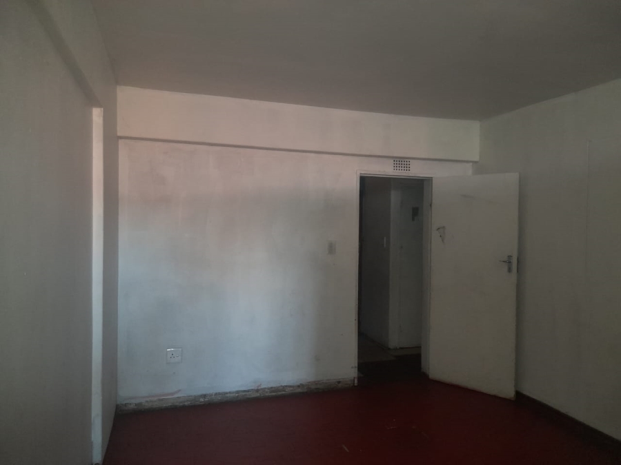 1 Bedroom Property for Sale in Hillbrow Gauteng