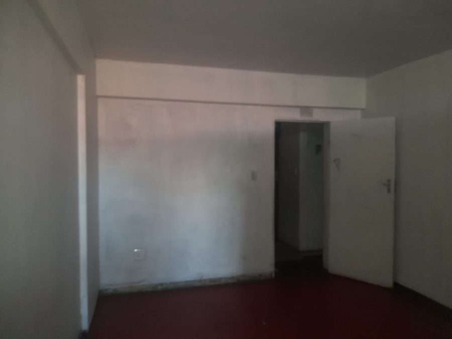 1 Bedroom Property for Sale in Hillbrow Gauteng