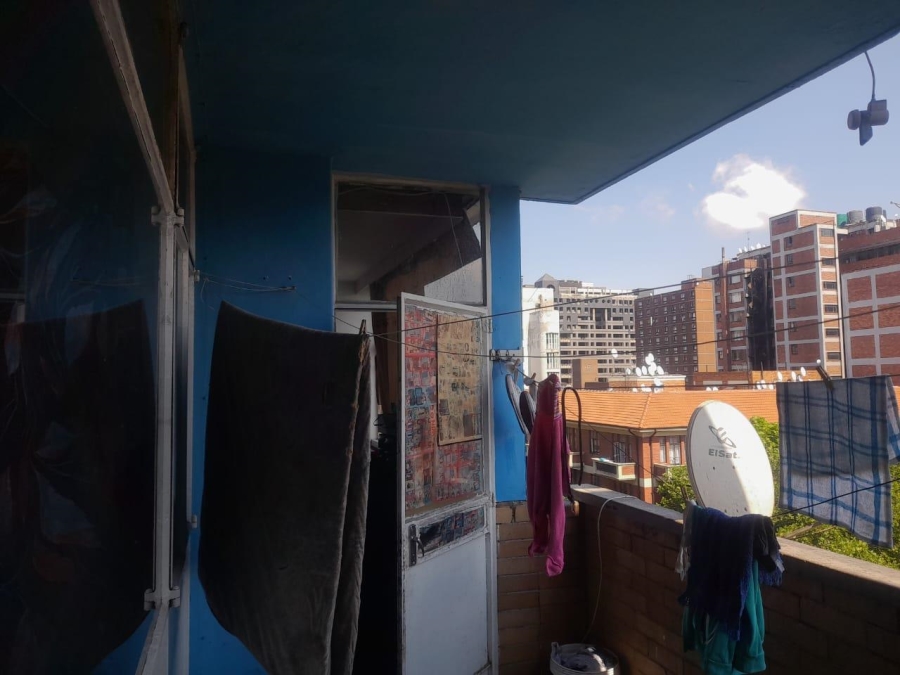 1 Bedroom Property for Sale in Hillbrow Gauteng