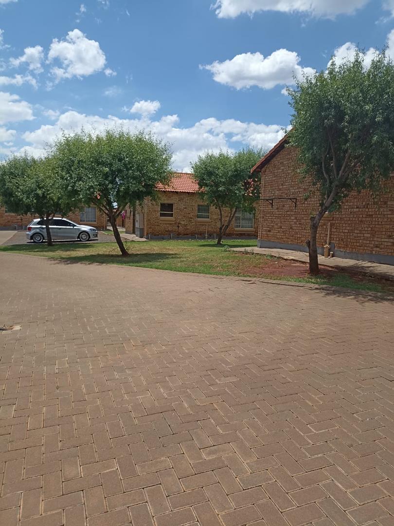 3 Bedroom Property for Sale in Dawn Park Gauteng