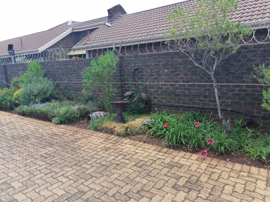 3 Bedroom Property for Sale in Birchleigh Gauteng