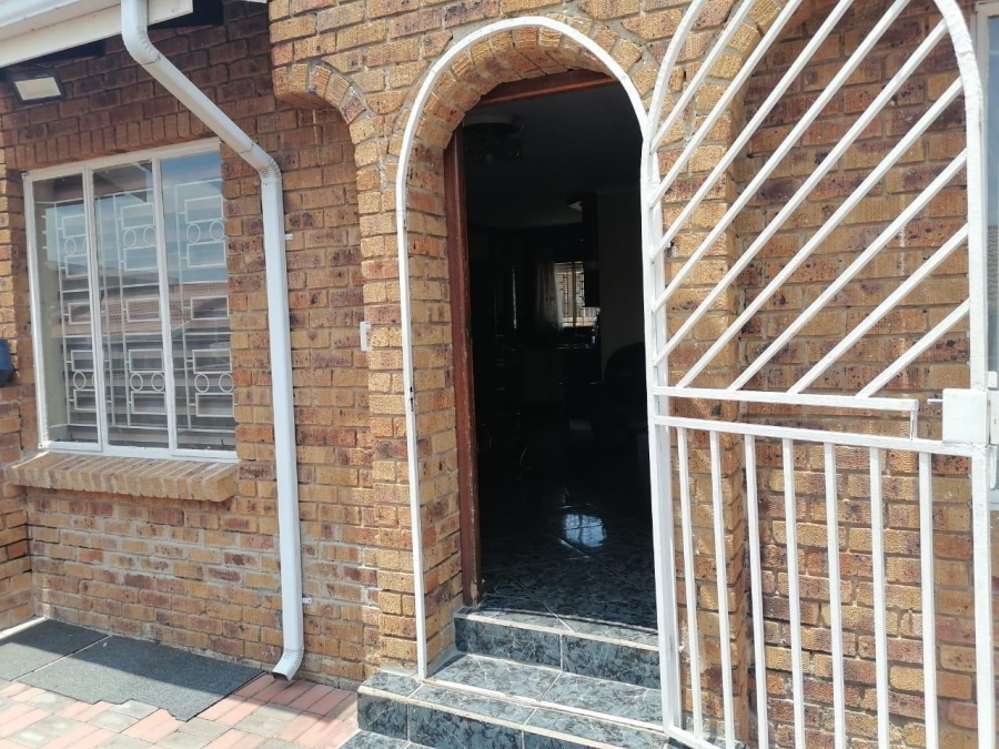 2 Bedroom Property for Sale in Norkem Park Gauteng