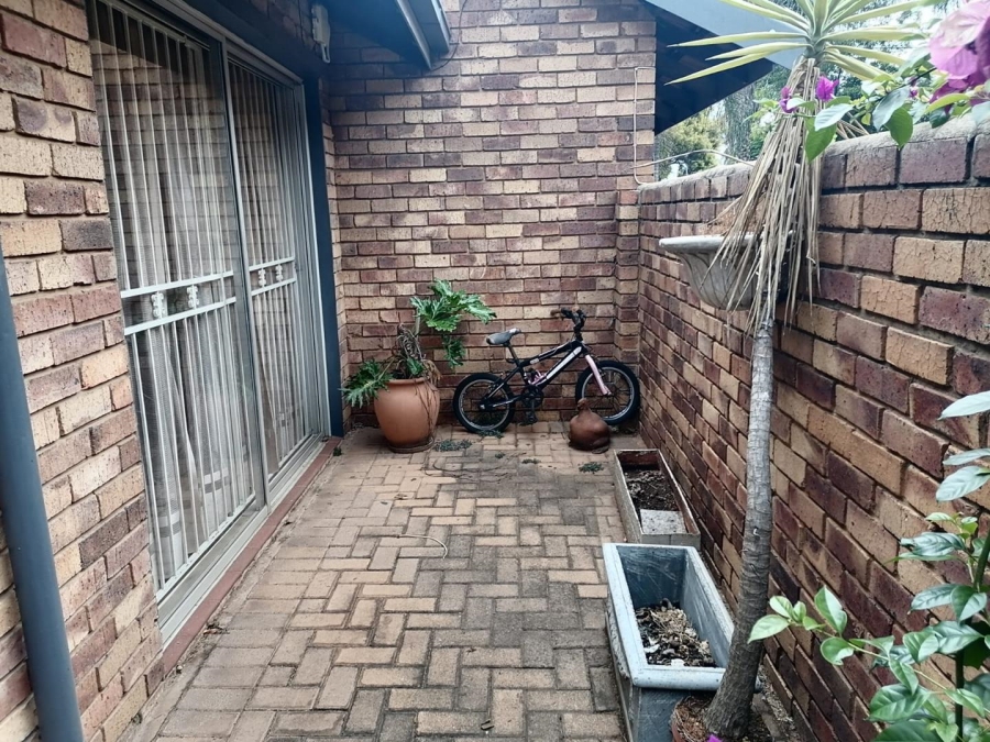 3 Bedroom Property for Sale in Terenure Gauteng