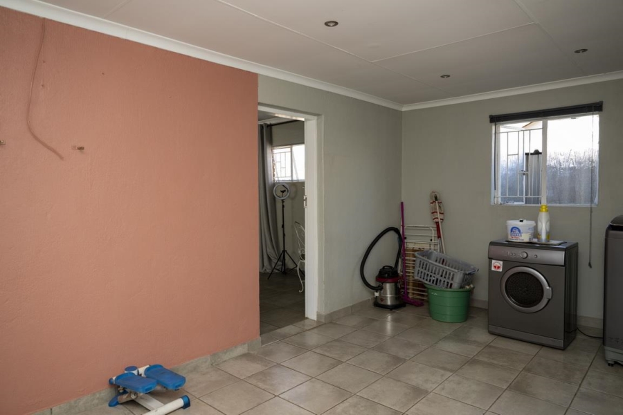 3 Bedroom Property for Sale in Zwartkop Gauteng