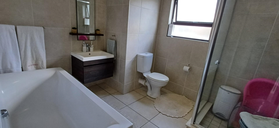 3 Bedroom Property for Sale in Oakdene Gauteng