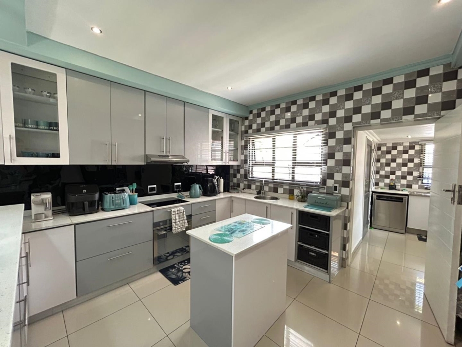 3 Bedroom Property for Sale in Lakefield Gauteng