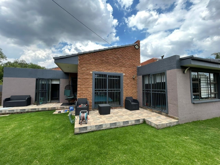 3 Bedroom Property for Sale in Lakefield Gauteng