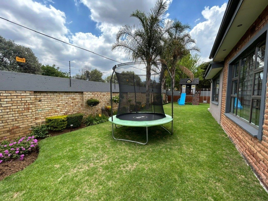 3 Bedroom Property for Sale in Lakefield Gauteng