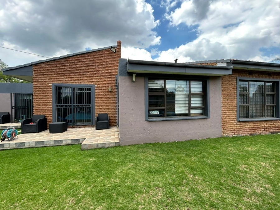 3 Bedroom Property for Sale in Lakefield Gauteng