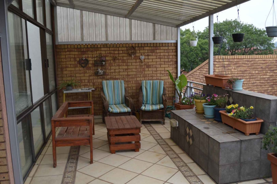 3 Bedroom Property for Sale in New Redruth Gauteng