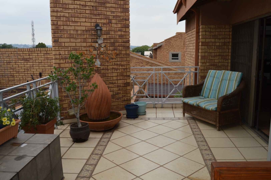 3 Bedroom Property for Sale in New Redruth Gauteng