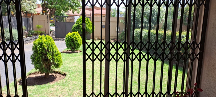 3 Bedroom Property for Sale in Glenanda Gauteng