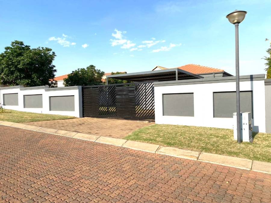 3 Bedroom Property for Sale in Country View Gauteng