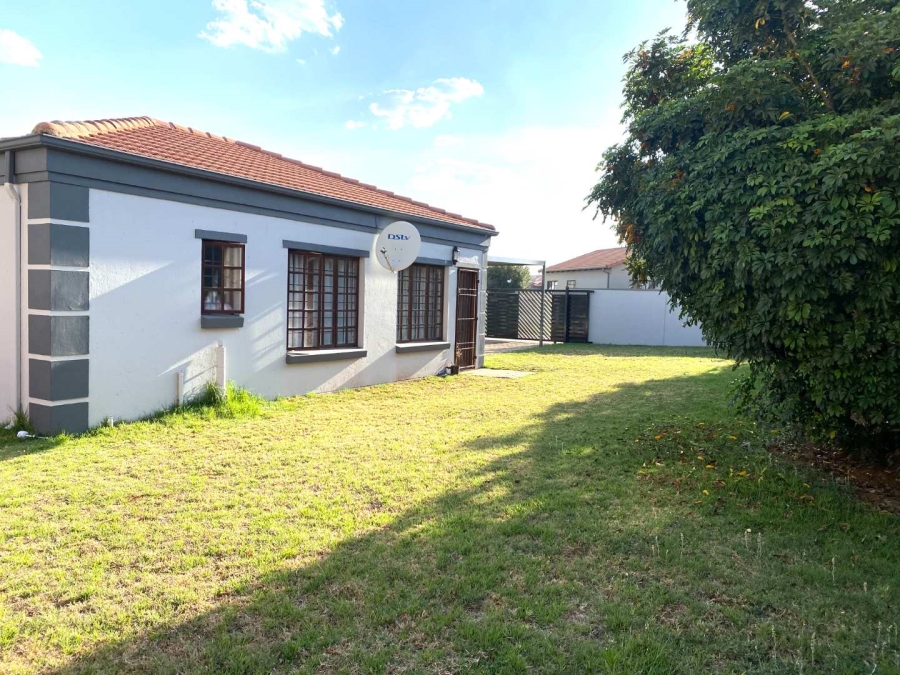 3 Bedroom Property for Sale in Country View Gauteng