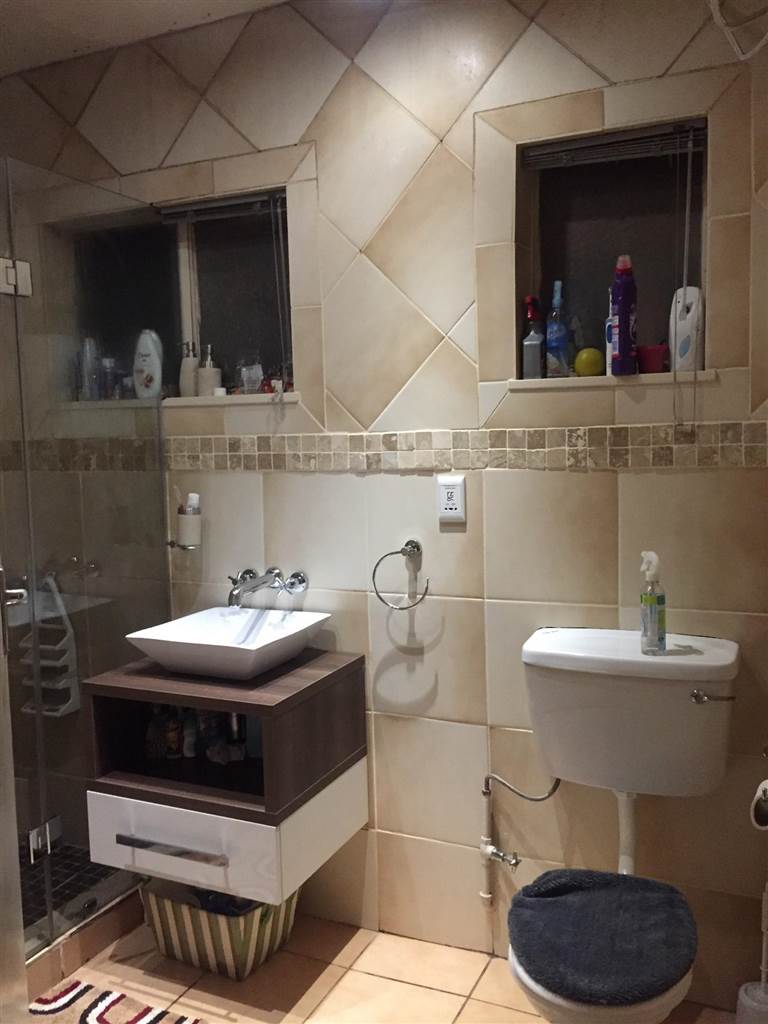 To Let 1 Bedroom Property for Rent in Illovo Gauteng