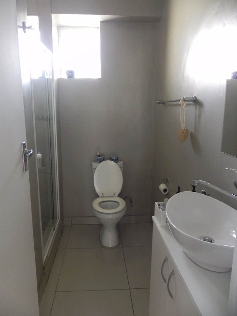 To Let 2 Bedroom Property for Rent in Illovo Gauteng