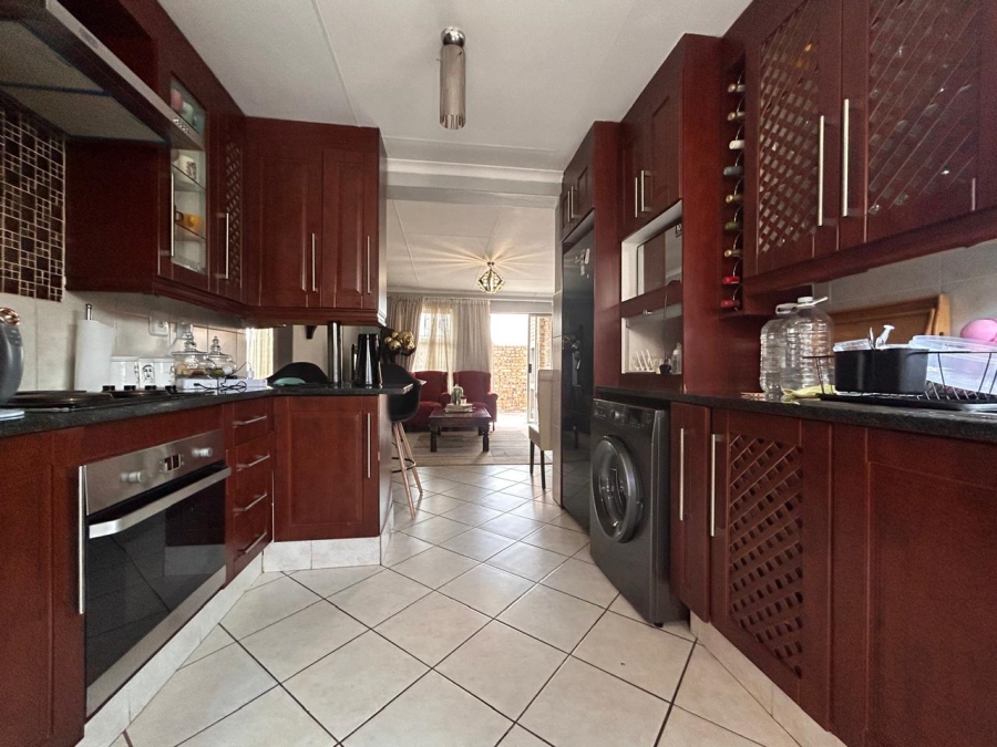 3 Bedroom Property for Sale in New Market Gauteng