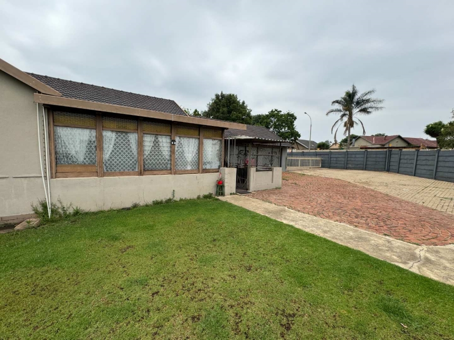 3 Bedroom Property for Sale in General Albertspark Gauteng