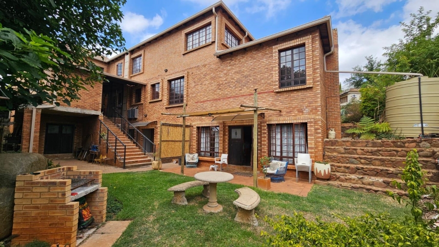 3 Bedroom Property for Sale in Faerie Glen Gauteng