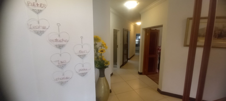 5 Bedroom Property for Sale in Sunward Park Gauteng