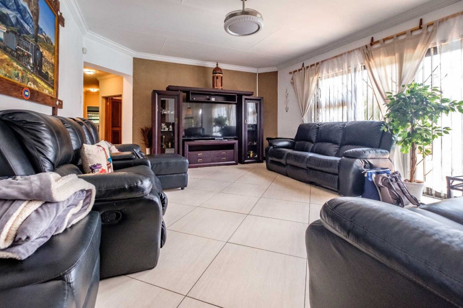 5 Bedroom Property for Sale in Sunward Park Gauteng