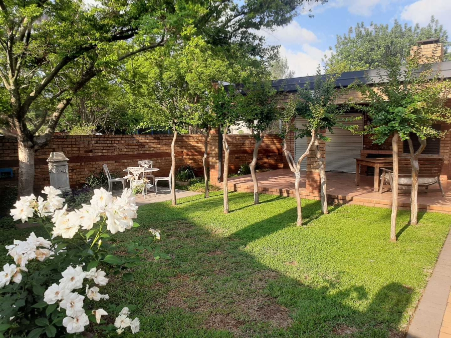 5 Bedroom Property for Sale in Clubview Gauteng