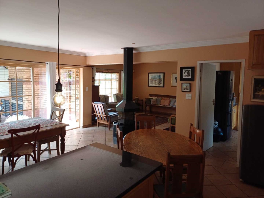 5 Bedroom Property for Sale in Clubview Gauteng