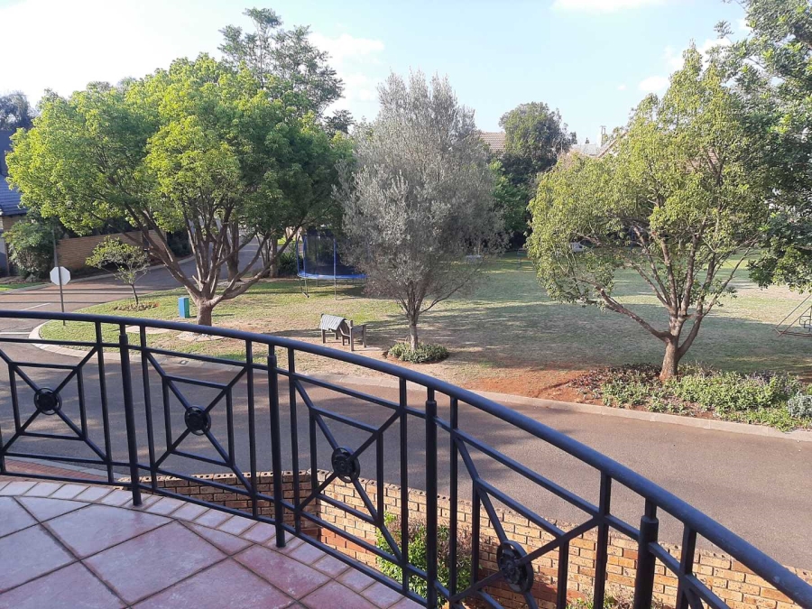 5 Bedroom Property for Sale in Clubview Gauteng