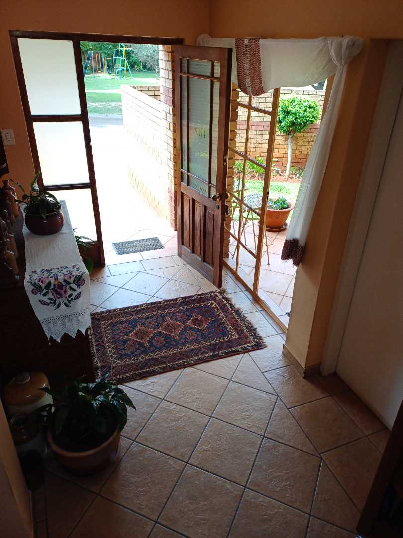 5 Bedroom Property for Sale in Clubview Gauteng