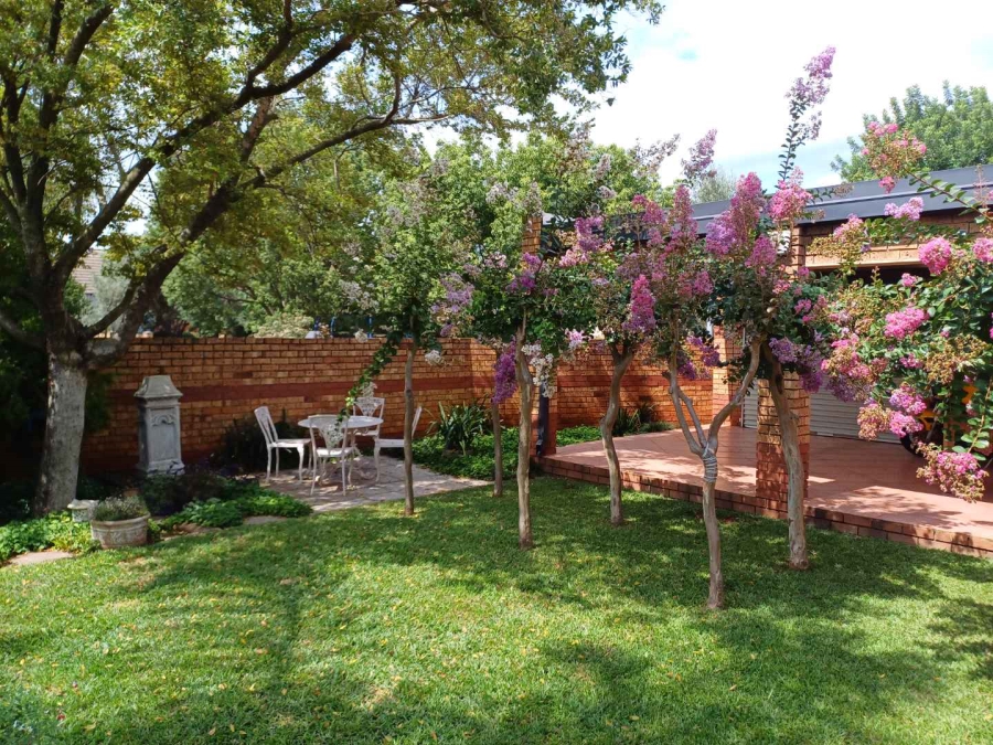 5 Bedroom Property for Sale in Clubview Gauteng