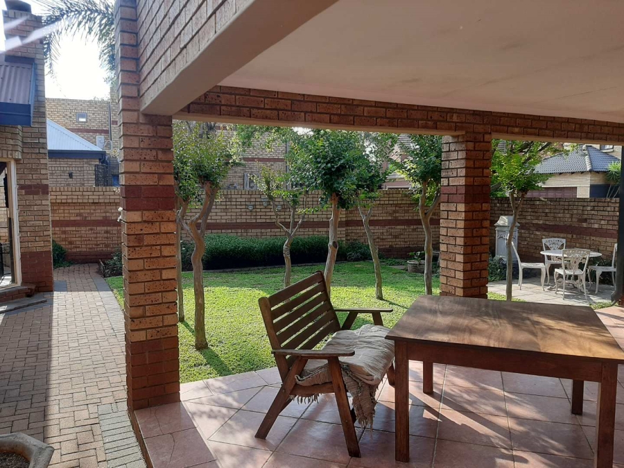 5 Bedroom Property for Sale in Clubview Gauteng