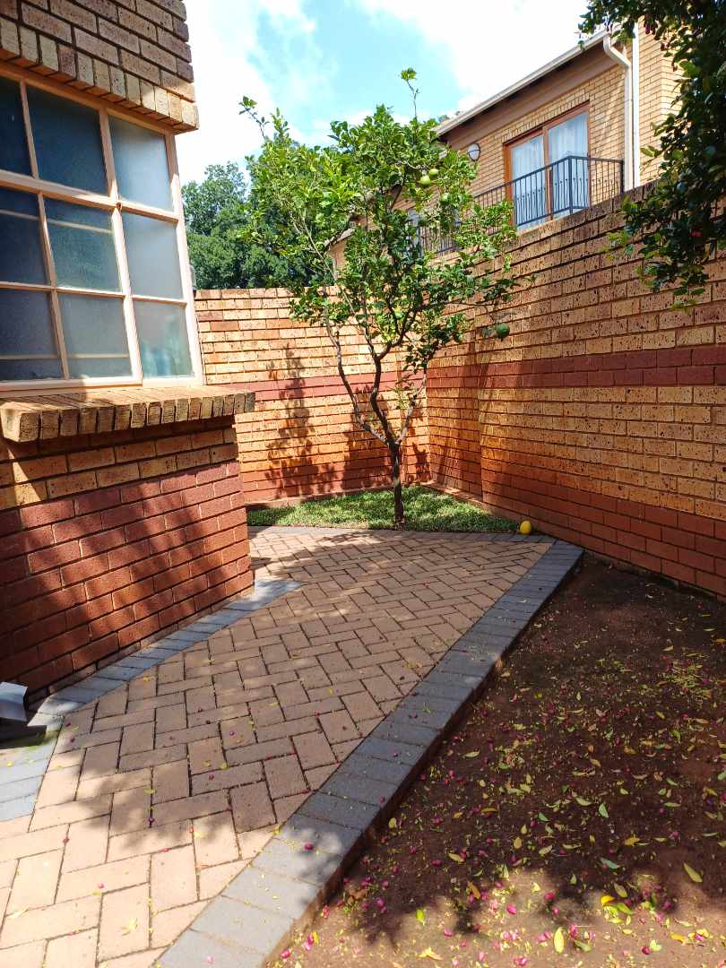 5 Bedroom Property for Sale in Clubview Gauteng