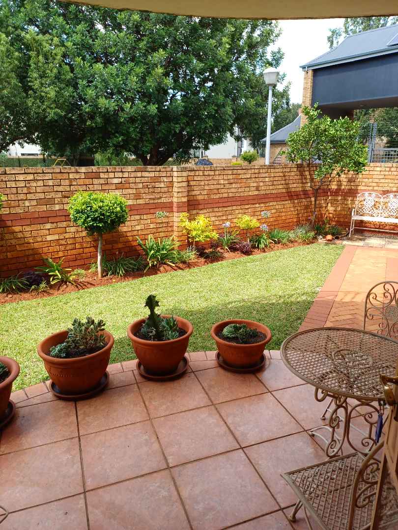 5 Bedroom Property for Sale in Clubview Gauteng