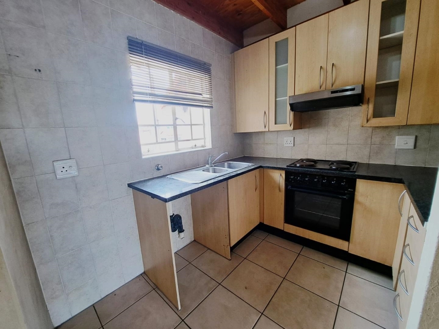 To Let 2 Bedroom Property for Rent in Noordwyk Gauteng