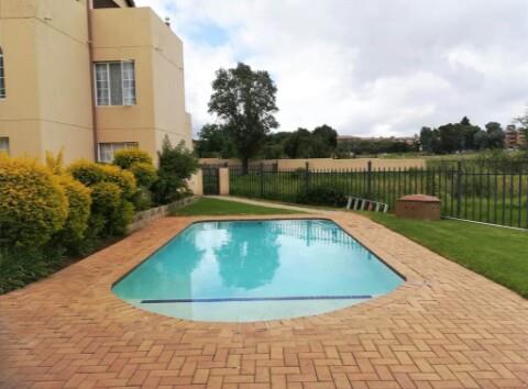 To Let 2 Bedroom Property for Rent in Noordwyk Gauteng