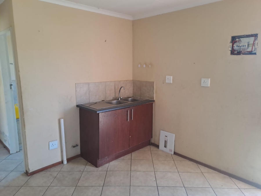 2 Bedroom Property for Sale in Alliance Gauteng