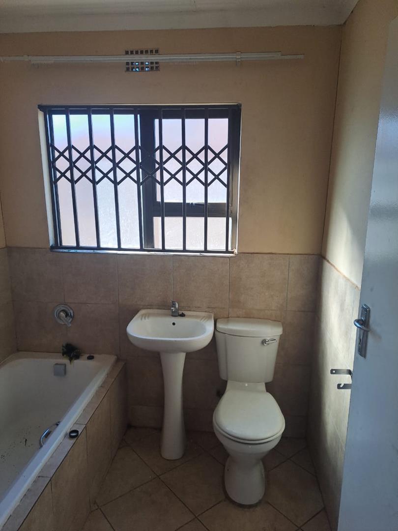 2 Bedroom Property for Sale in Alliance Gauteng