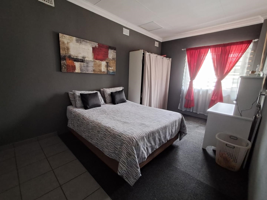 4 Bedroom Property for Sale in Mayberry Park Gauteng