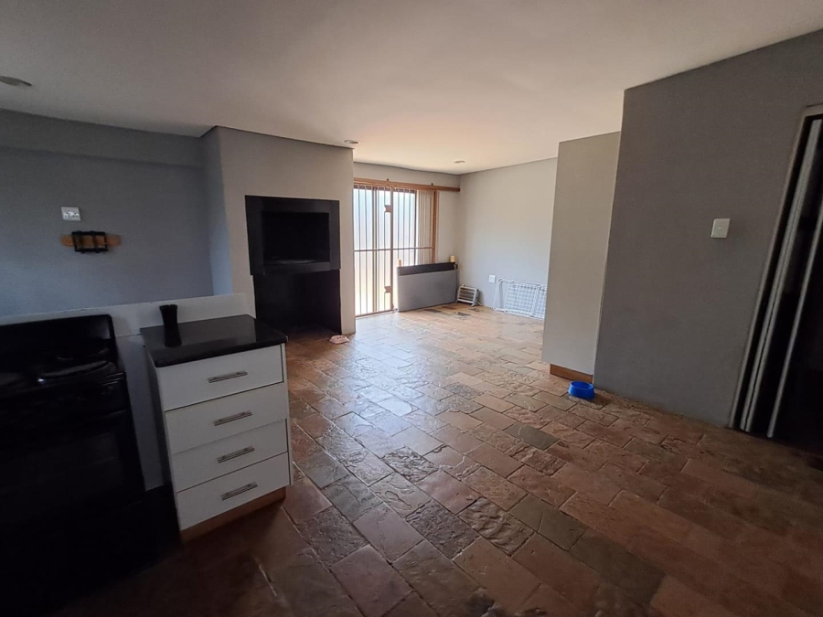 4 Bedroom Property for Sale in Mayberry Park Gauteng