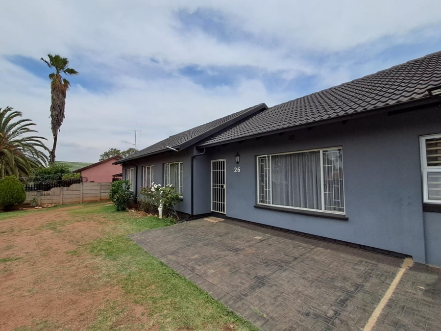 4 Bedroom Property for Sale in Mayberry Park Gauteng