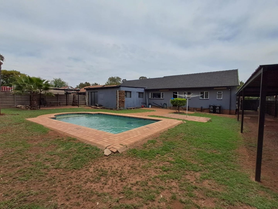 4 Bedroom Property for Sale in Mayberry Park Gauteng