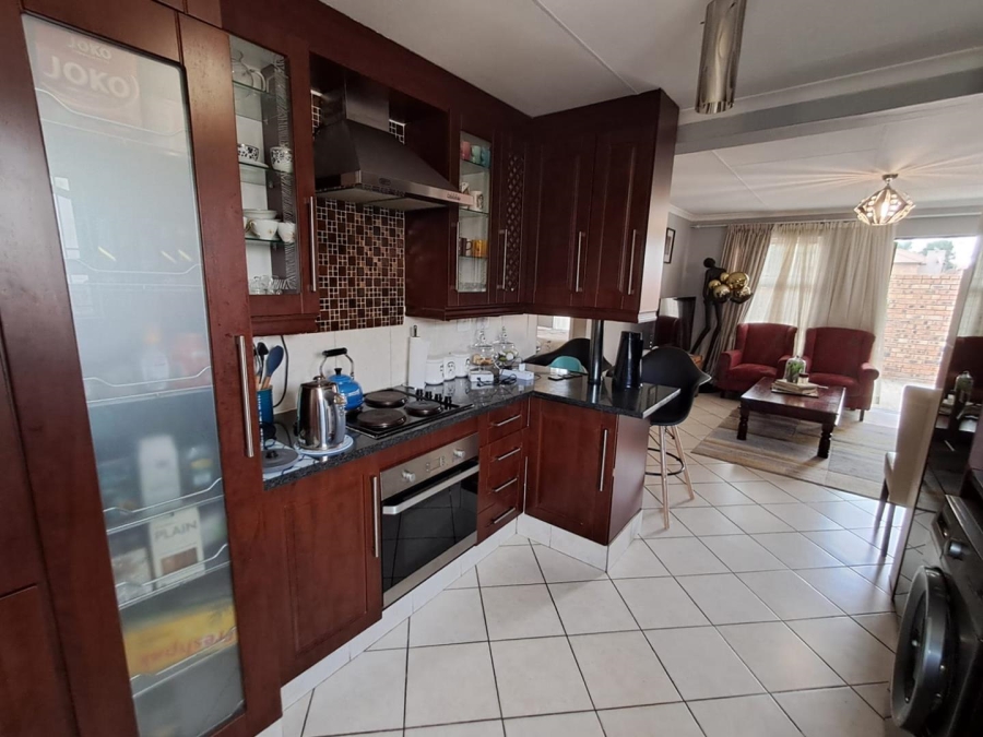 3 Bedroom Property for Sale in New Market Gauteng